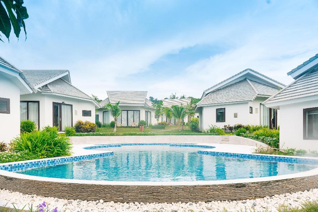 The Shells Rerot And Spa Phú Quốc 3 the shells resort spa phu quoc 5