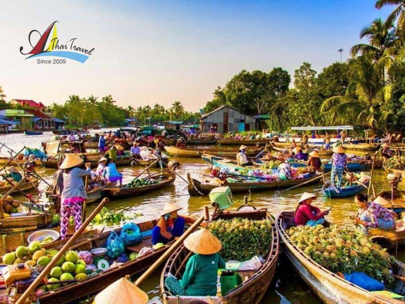 Chợ nổi Cái Răng nổi tiếng nhộn nhịp ghe thuyền vào mỗi buổi sáng Chợ nổi Cái Răng nổi tiếng nhộn nhịp ghe thuyền vào mỗi buổi sáng
