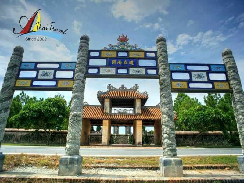 Visit the beauty of Hue Ancient Capital 24 Visit Hue ancient capital in central Viet Nam - the beauty of a thousand years of history