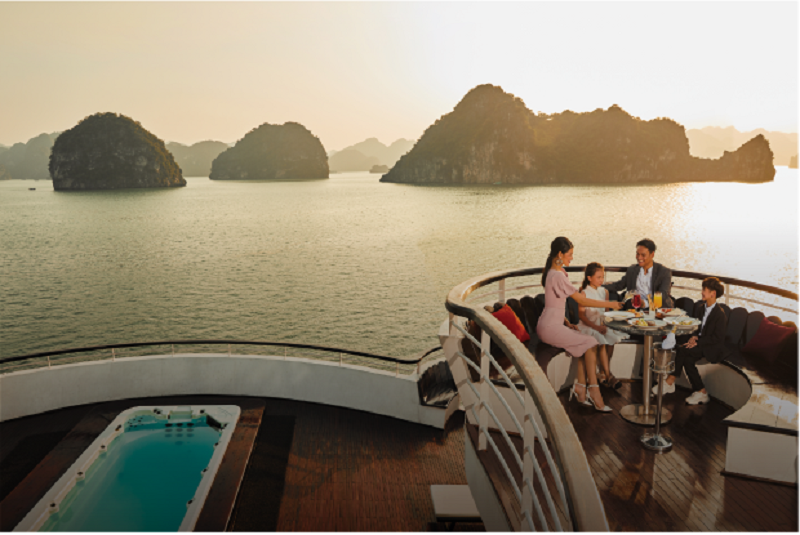 Enjoy Indian cuisine on Halong cruise 23 enjoyindiancuisineonhalongcruise 1