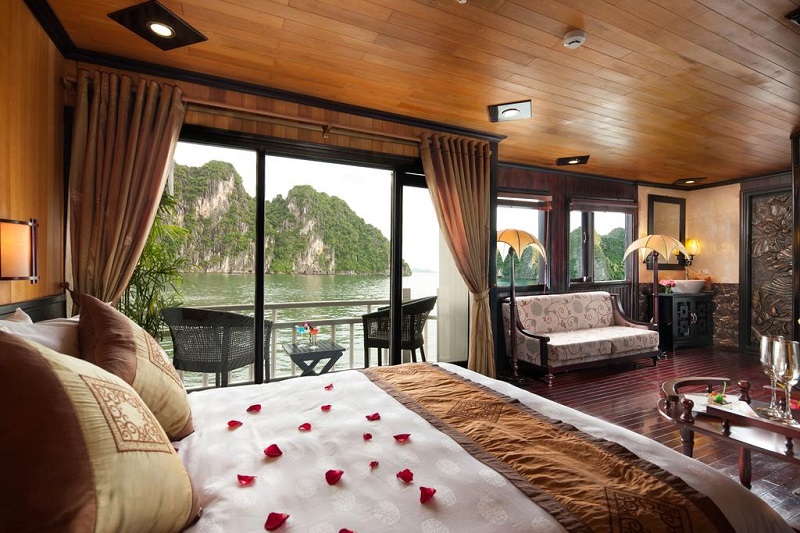 Enjoy Indian cuisine on Halong cruise 26 enjoyindiancuisineonhalongcruise23