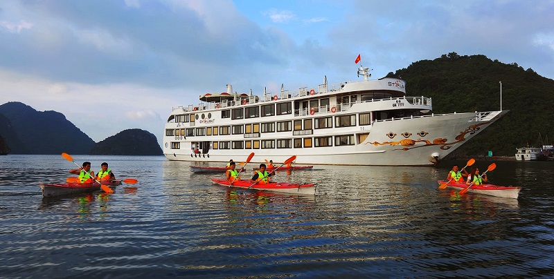 Enjoy Indian cuisine on Halong cruise 28 enjoyindiancuisineonhalongcruise25