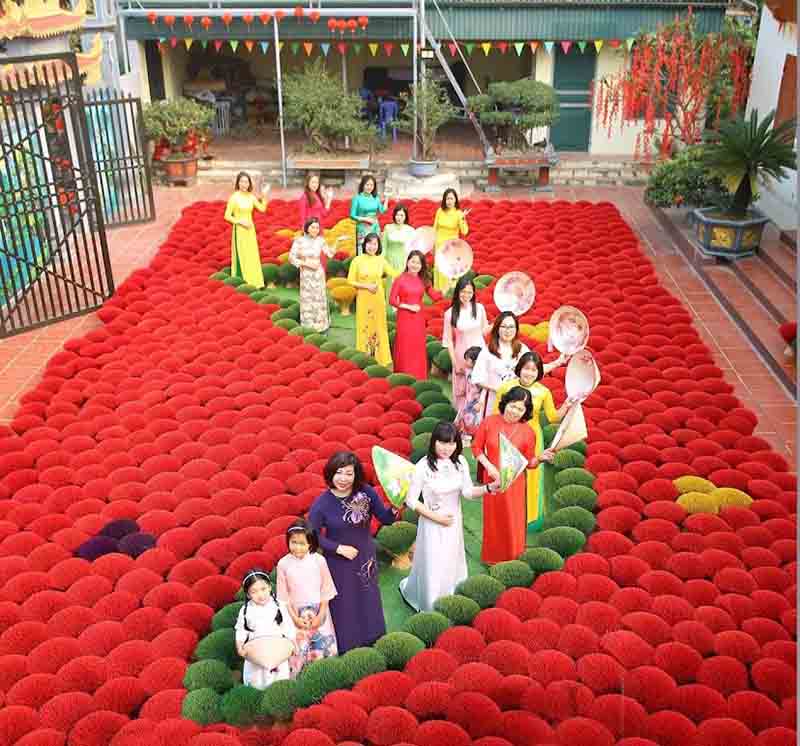Quang Phu Cau incense village tourism 14 quangphucauincensevillagetourism3