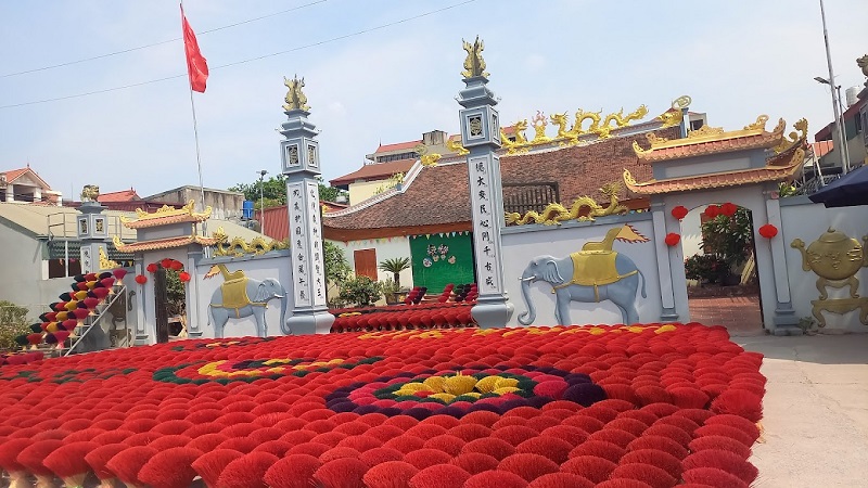 Quang Phu Cau incense village tourism 13 quangphucauincensevillagetourism4