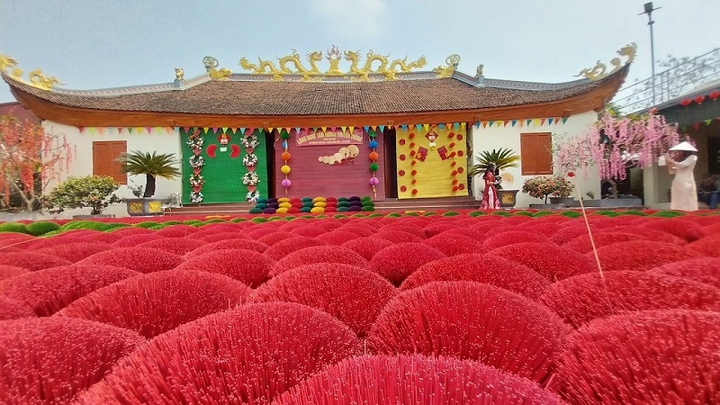 Quang Phu Cau incense village tourism 12 quangphucauincensevillagetourism5
