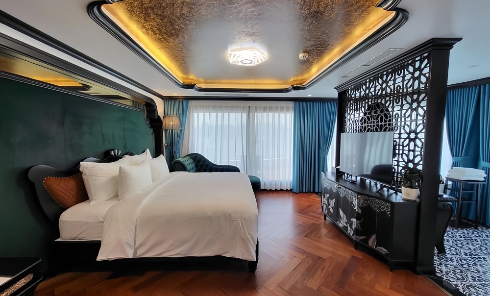 Catherine Cruise 6 Stars Ha Long 2 Days 1 Night 8  Royal Suite 56m2