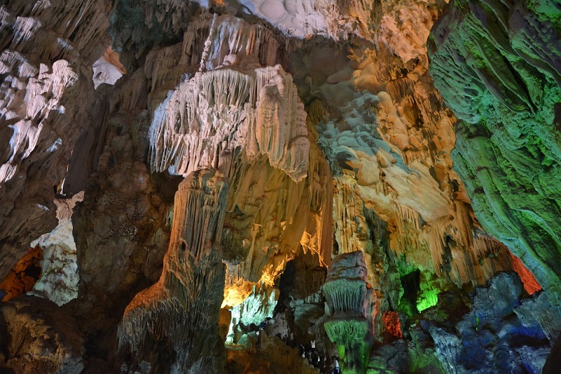 Top tourist attractions in Ha Long 11 toptouristattractionsinhalong4