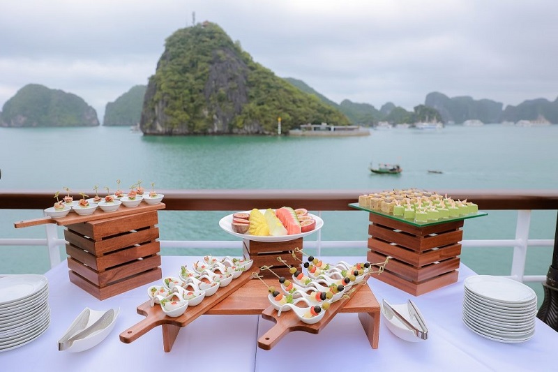 What to eat on a cruise in Ha Long 16 whattoeatonacruiseinhalong7