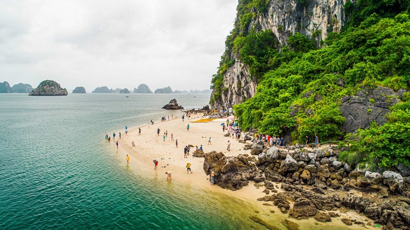 5 star overnight cruise in Ha Long Bay 16 5starovernightcruiseinhalongbay8