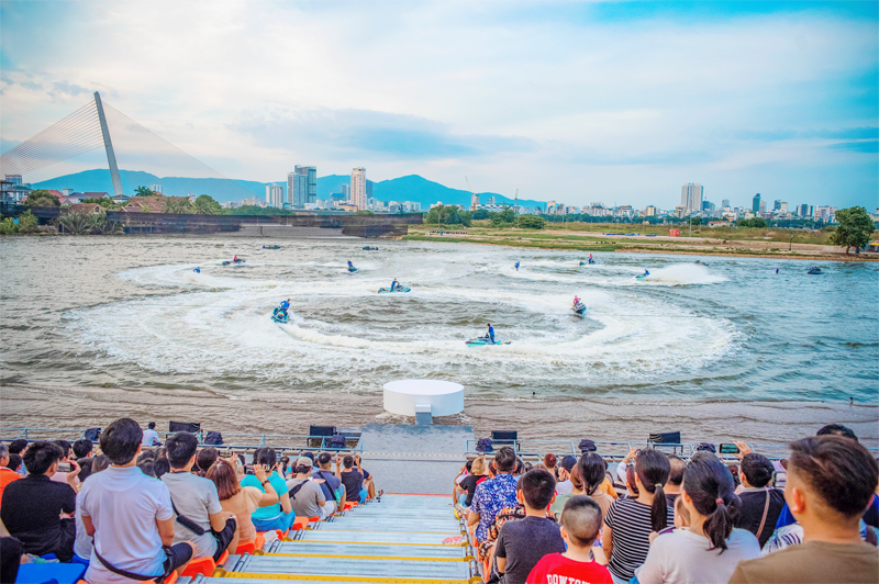 Da Nang tourism is vibrant at night 85 danangtourismisvibrantatnight