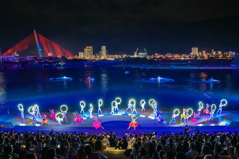 Da Nang tourism is vibrant at night 12 danangtourismisvibrantatnight6