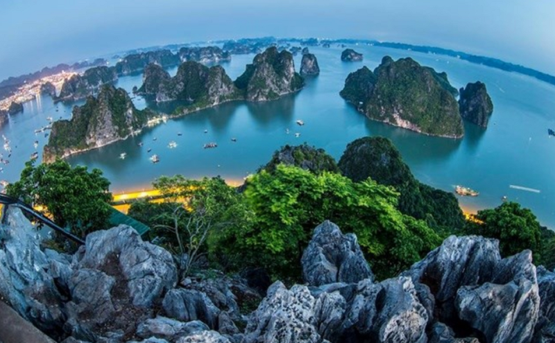 Experience a cruise on Bo Hon Island 7