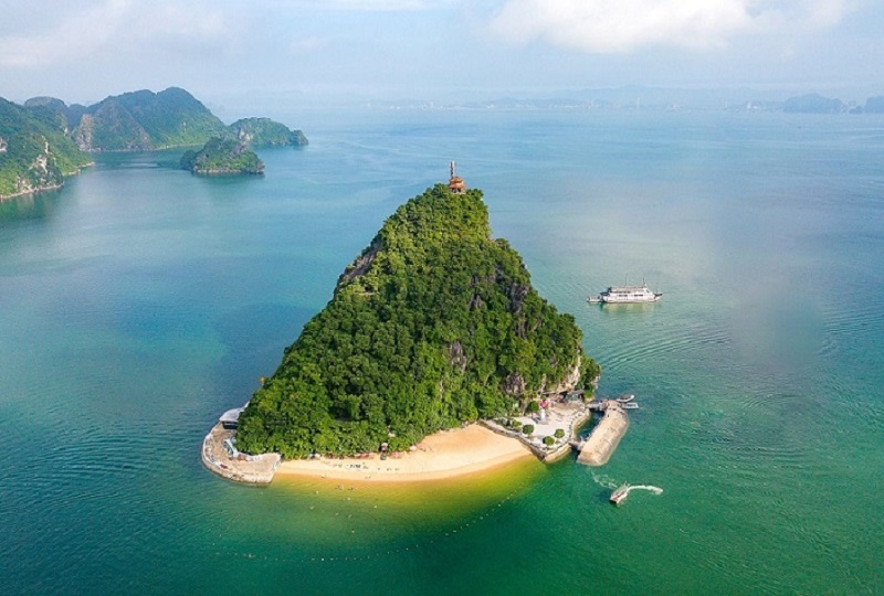 Experience a cruise on Bo Hon Island 8