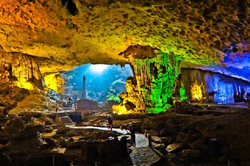 Tham quan Hang Sửng Sốt Hạ Long 10 thamqunhangsungsohalong3