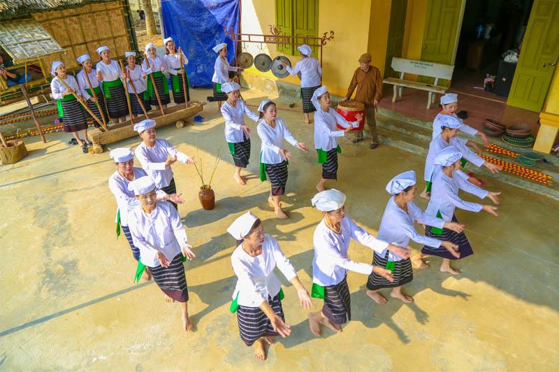 Thưởng thức khúc hát điệu múa dân gian dân tộc Thổ 7 thuongthuckhuchatdieumuadangiandantoctho