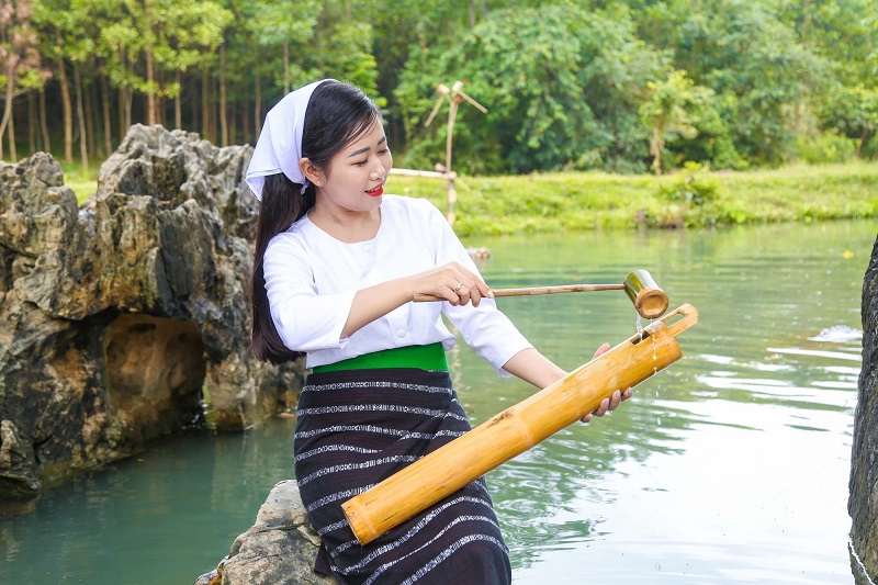 Thưởng thức khúc hát điệu múa dân gian dân tộc Thổ 10 thuongthuckhuchatdieumuadangiandantoctho4