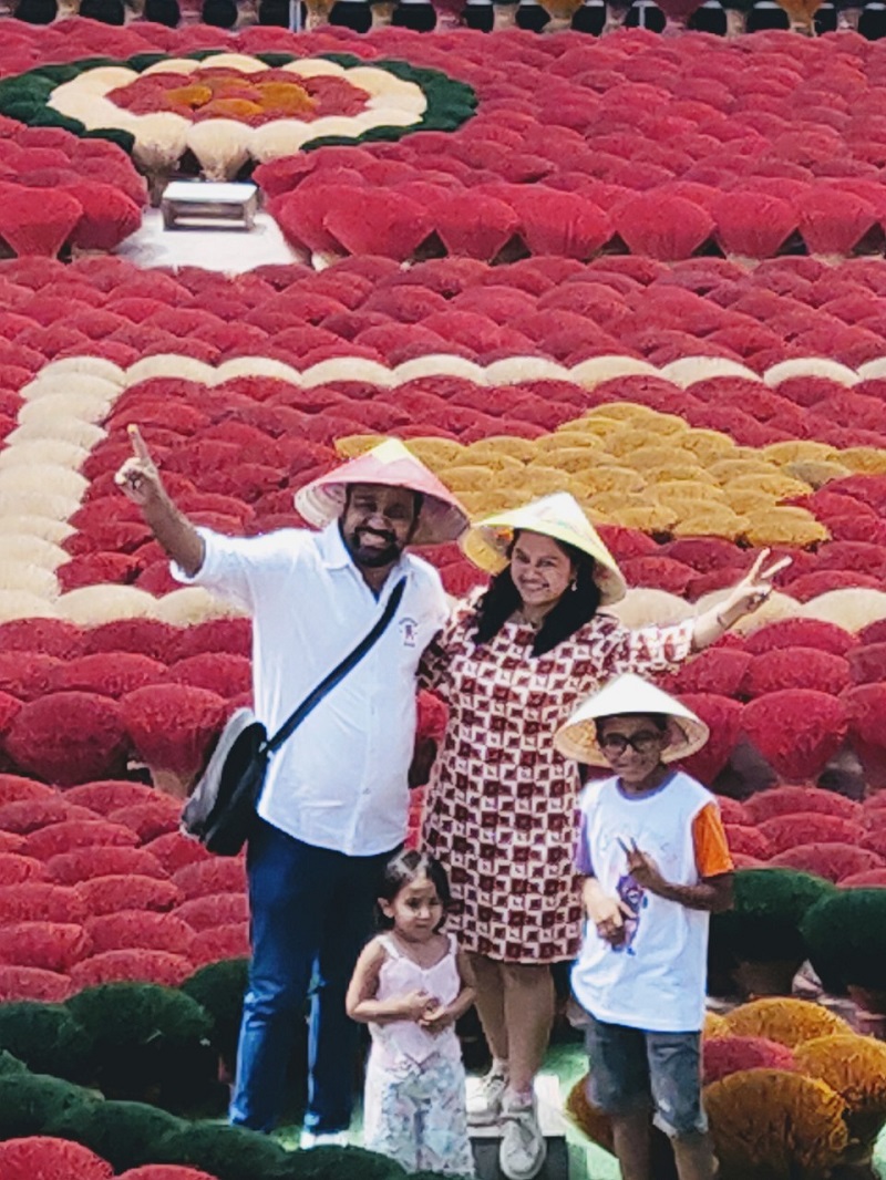 The beauty of Quang Phu Cau Incense Village through photos 12 vedepcualanghuongquangphucauquanhungtamhinh4