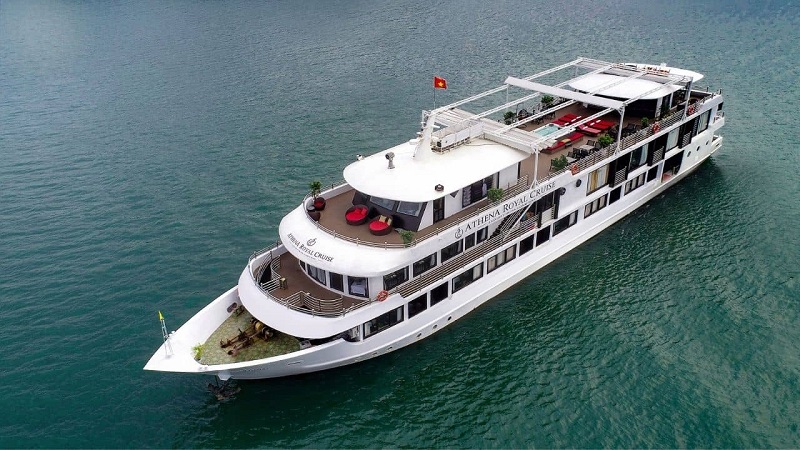 5-star cruise on Bai Tu Long Bay 12 5 starcruiseonbaitulongbay1