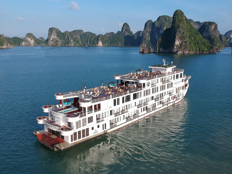 5-star cruise on Bai Tu Long Bay 16 5 starcruiseonbaitulongbay21