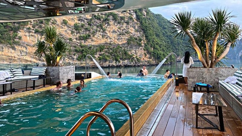 5 star Halong cruise with swimming pool 10 5starhalongcruisewithswimmingpool1