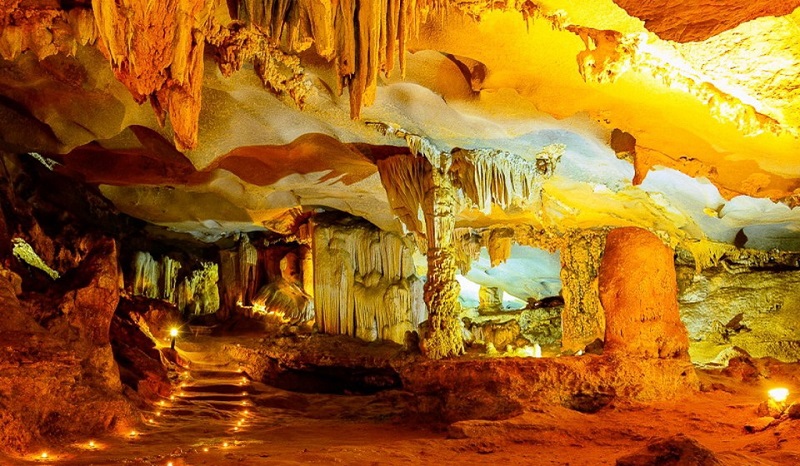 Discover the beauty of Ha Long caves 14 discoverthebeautyofhalongcaves5