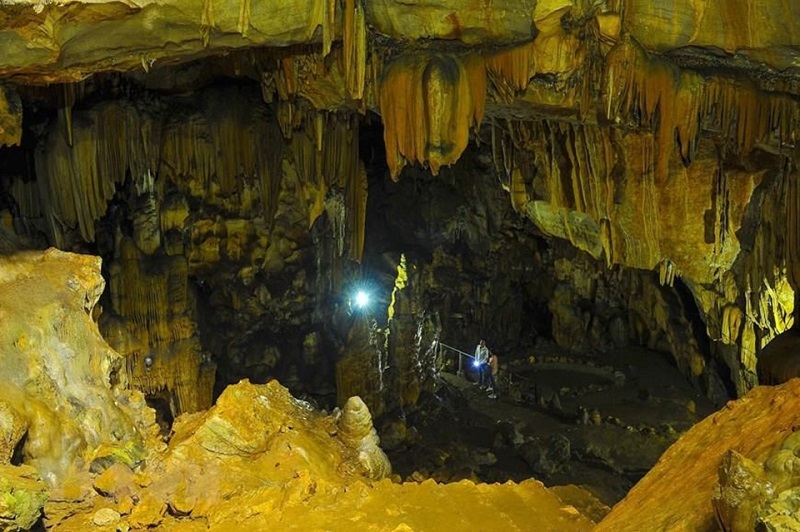Discover the beauty of Van Trinh cave Ninh Binh 14 discoverthebeautyofvantrinhcaveninhbinh3