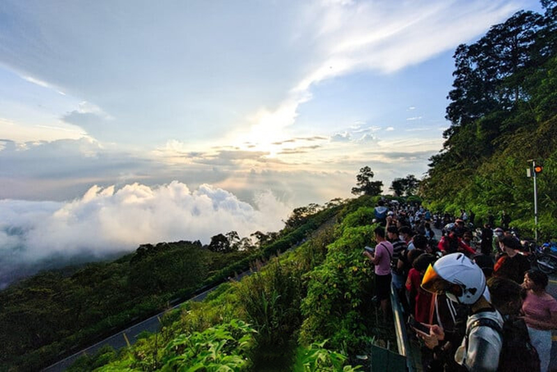 Immerse yourself in the sea of clouds in Hanoi 9 immerseyourselfintheseaofcloudsinhanoi3