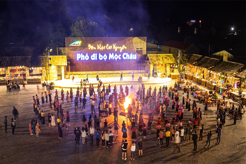 Khám phá Phố đi bộ và chợ đêm Mộc Châu 6 khamphaphodibovachodemmocchau