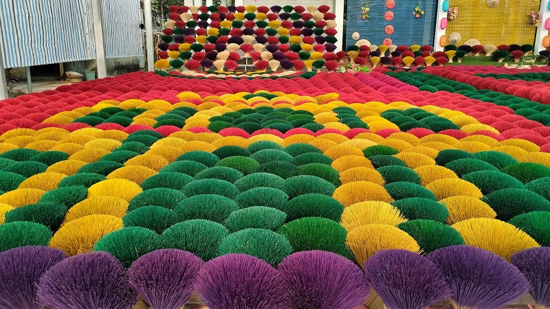 Quang Phu Cau incense village half day tour 11 quangphucauincensevillagehalfdaytour5