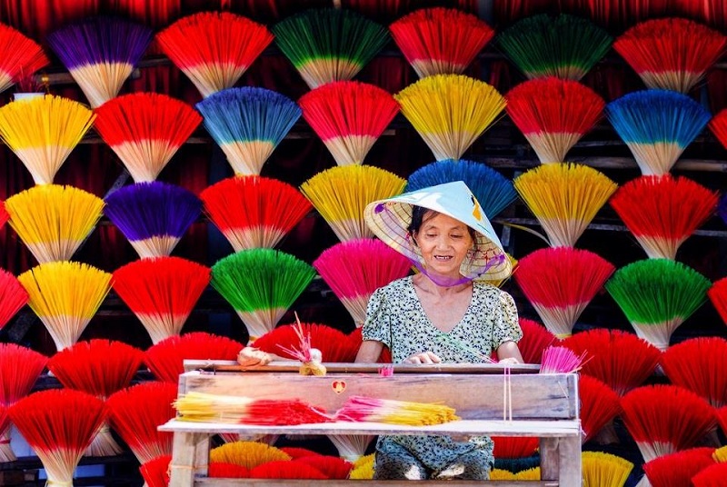 Visiting Huong Quang Phu Cau Village and Handicraft Village 14 visitinghuongquangphucauvillageandhandicraftvillage7