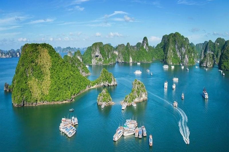 What is beautiful about traveling to Ha Long in August 12 whatisbeautifulabouttravelingtohalonginaugust