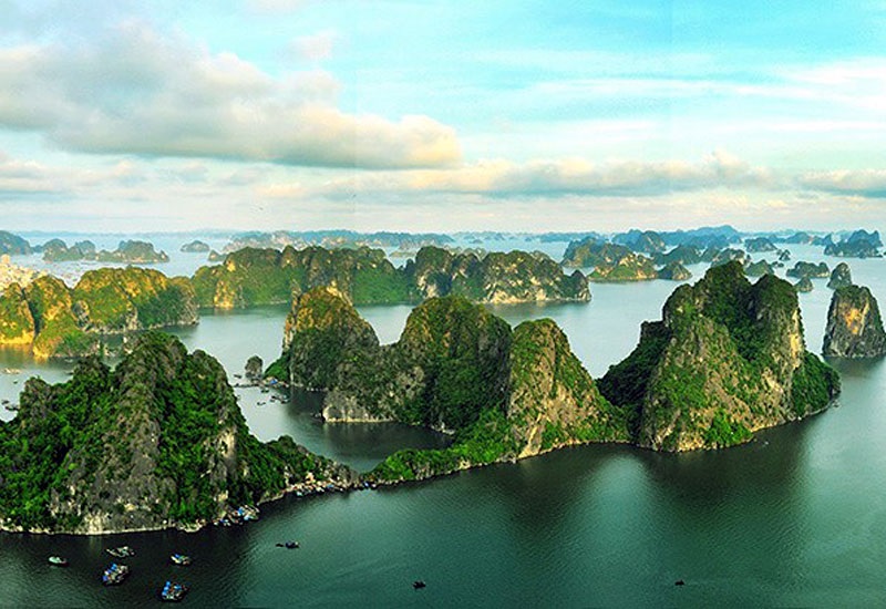 What is beautiful about traveling to Ha Long in August 13 whatisbeautifulabouttravelingtohalonginaugust1