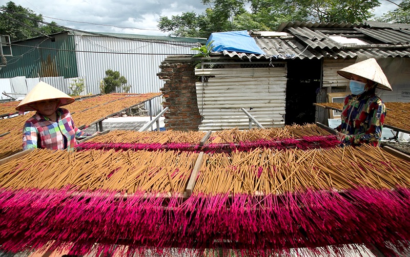Experience of visiting Quang Phu Cau incense village 10