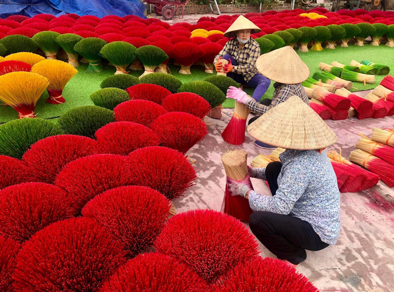 Experience of visiting Quang Phu Cau incense village 12