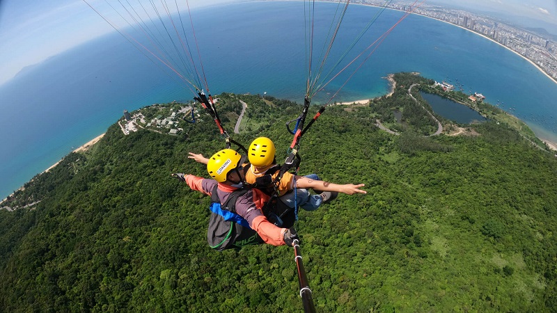 Paragliding in Son Tra Peninsula Da Nang 14 paraglidinginsontrapeninsuladanang21