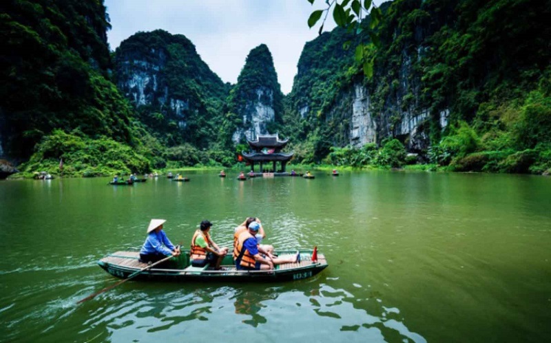 What is beautiful about traveling to Ninh Binh in October 13 whatisbeautifulabouttravelingtoninhbinhinoctober1