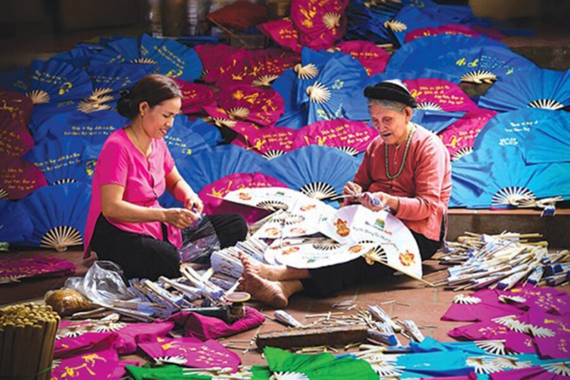 Traveling to Hanoi and visiting traditional handicraft villages 15 travelingtohanoiandvisitingtraditionalhandicraftvillages2