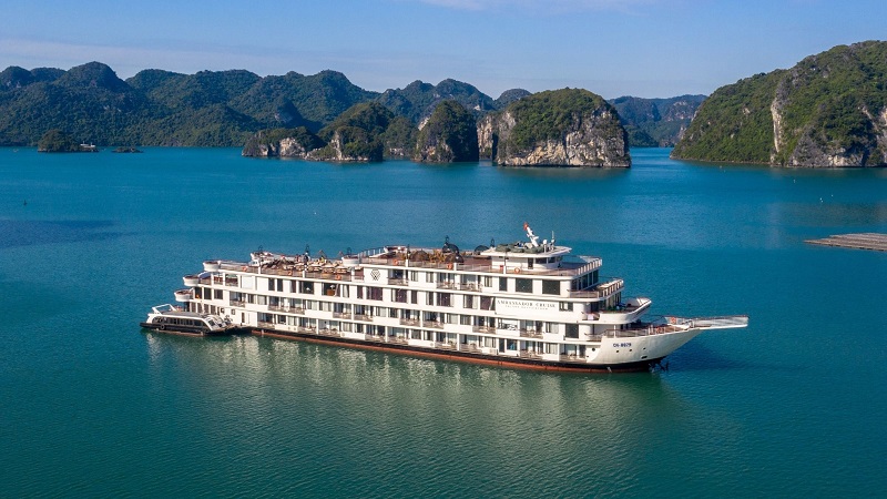 Which season is the most beautiful in Ha Long 15 whichseasonisthemostbeautifulinhalong2
