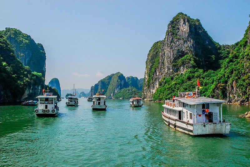 Which season is the most beautiful in Ha Long 21 whichseasonisthemostbeautifulinhalong8