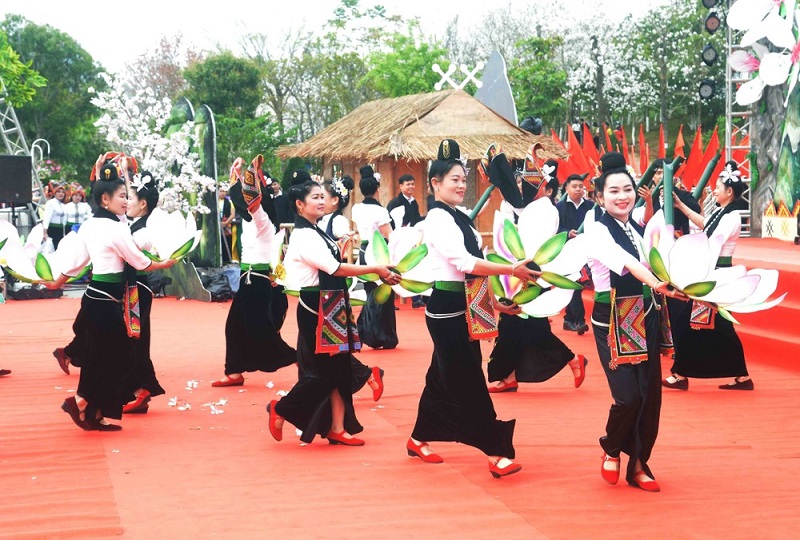 Top 6 lễ hội lớn tại Mộc Châu 8 top6lehoilontaimocchau1