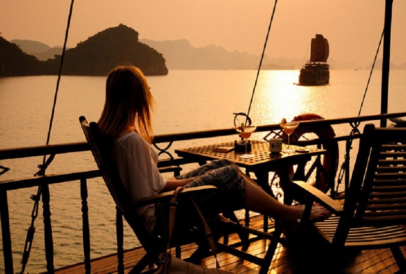 Thời gian đẹp nhất để đi du thuyền Hạ Long 10 thoigiandepnhatdediduthuyenhalong3