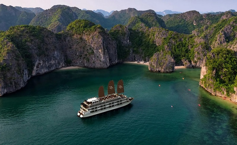 Bai Tu Long Bay Cruise 7 baitulongbaycruise1