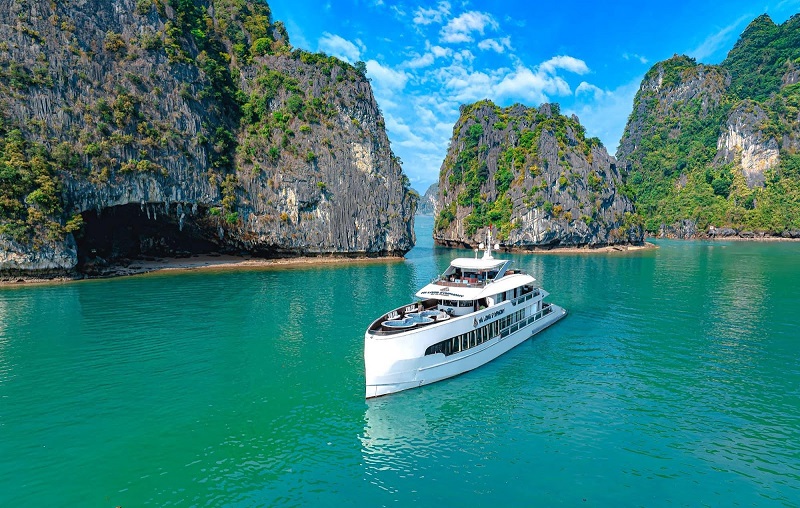 Ha Long travel experience in May 10