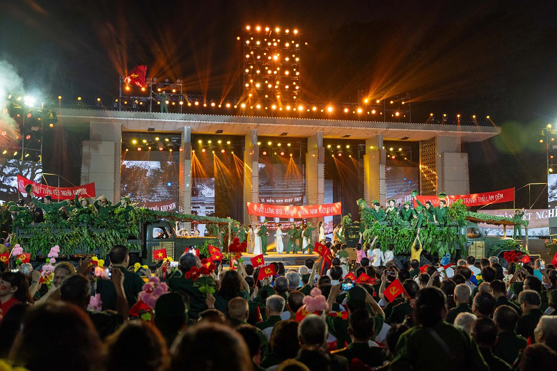 Hanoi Fireworks Festival 10 hanoifireworksfestival2