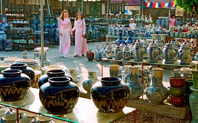 Visiting craft villages in the suburbs of Hanoi 13 visitingcraftvillagesinthesuburbsofhanoi5