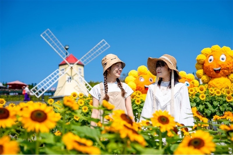 What's attractive about Da Nang tourism on April 30 - May 1 10 whatsattractiveaboutdanangtourismonapril30 may1 1