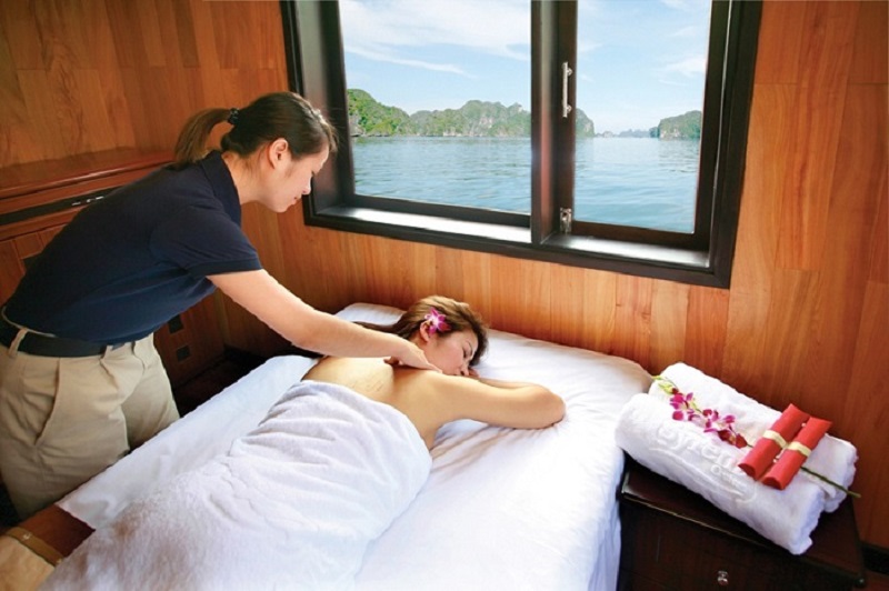 Activities on Ha Long cruise 26 activitiesonhalongcruise11