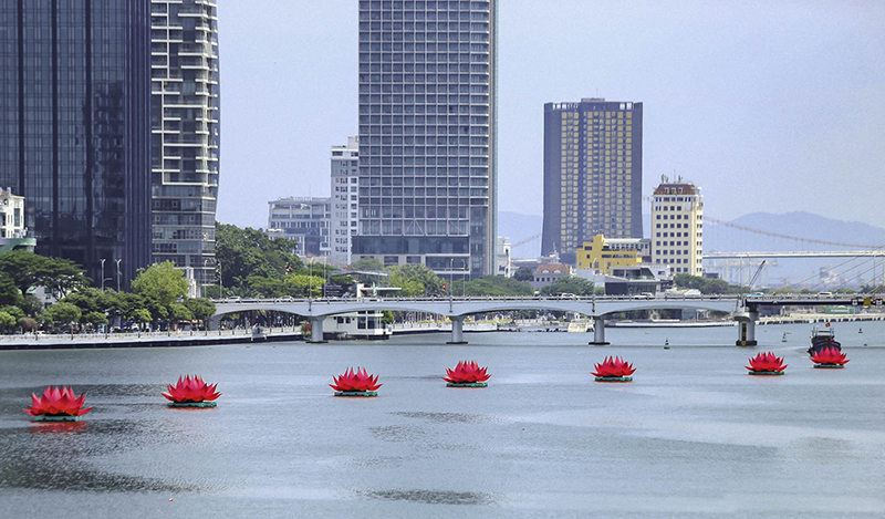 Seven lotus flowers on the Han River 10 sevenlotusflowersonthehanriver2