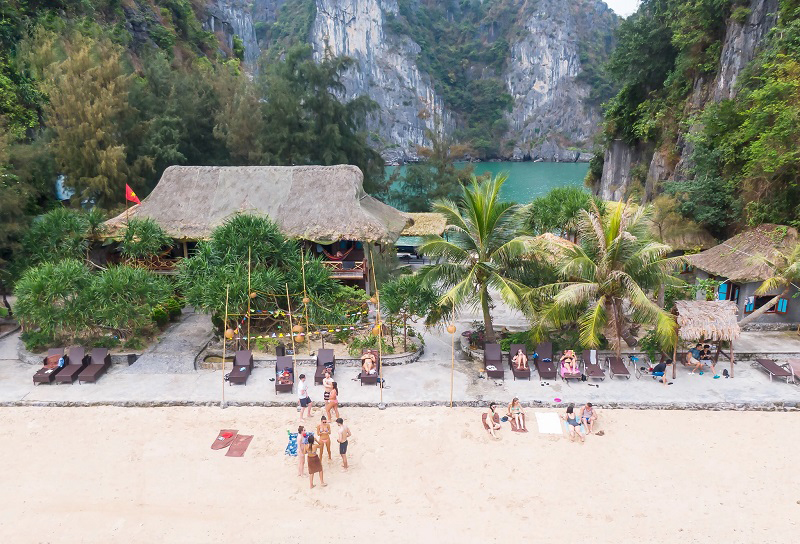 Top 7 bãi tắm hút khách trên đảo Cát Bà 11 top7baitamhutkhachtrendaocatba3