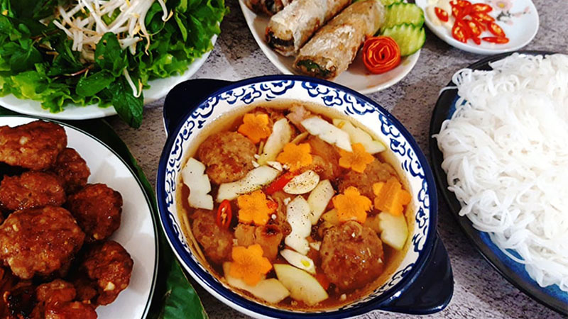 Discover Vietnam's Culinary Culture Experience 1 Bún Chả